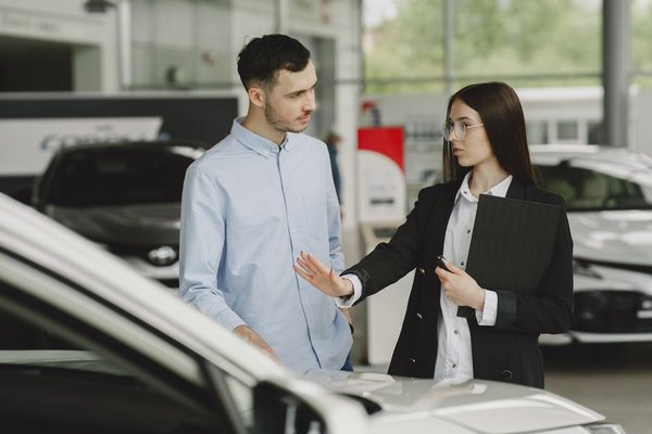 buying a car online vs dealership